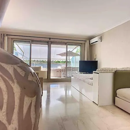 公寓 Superbe Terrasse Privative Avec Magnifique Piscine 戛纳