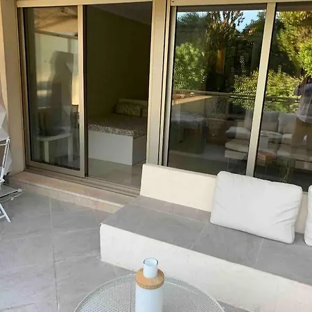 公寓 Superbe Terrasse Privative Avec Magnifique Piscine 戛纳